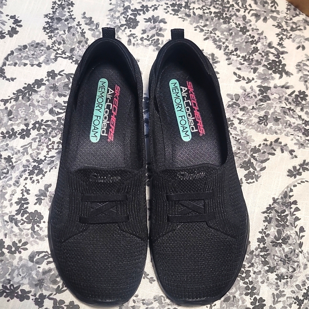 Skechers Black Women's Slip-on Sneakers